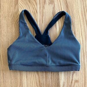 Beyond Yoga Dimensions bra sz medium beyond yoga sports bra M storm yoga top